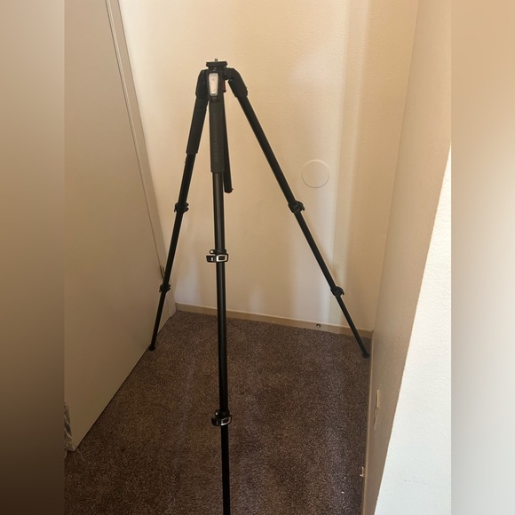 Manfrotto MT055XPRO3 tripod - Picture 3 of 8